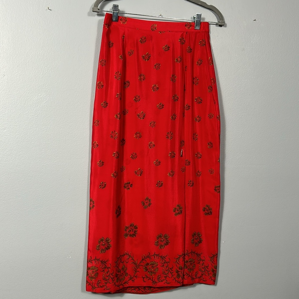 Jennifer Moore Red Silk Wrap Skirt size 4- vintage